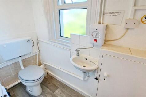 Shared ShowerRoom/Wc
