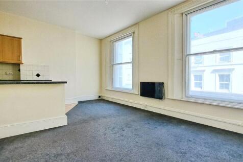 Living Room/Kitchen