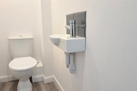 Cloakroom/Wc