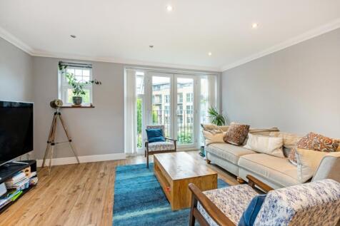 13 Churchview Clo...