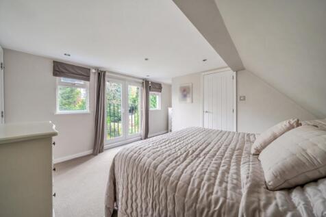 1376470-2-690b361...