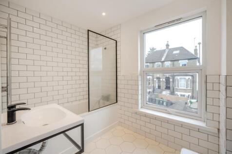 1374101-5-690a19d...