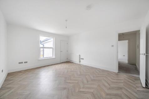 1374101-9-690a1a4...