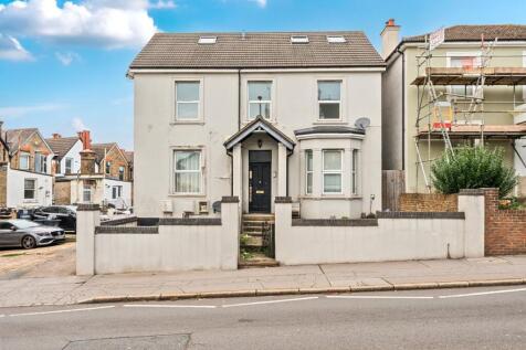 1374101-2-690a198...