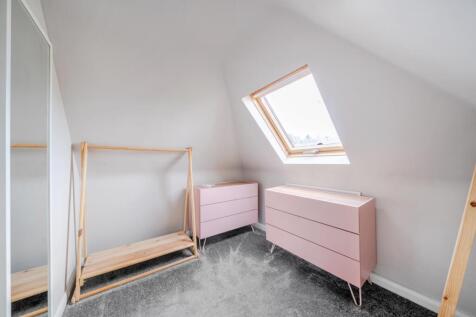 1376470-3-690b365...