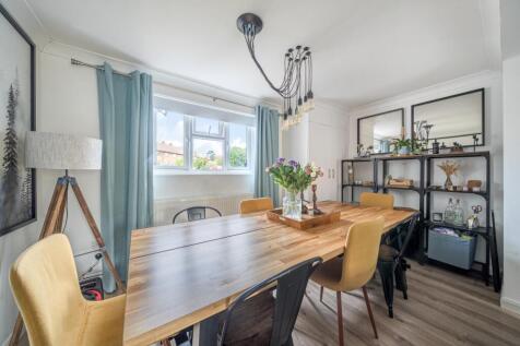 1356040-5-68d2810...