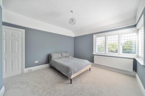 1316482-4-687a650...