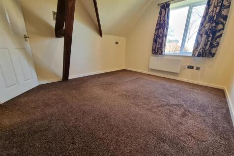Bedroom 1.jpg