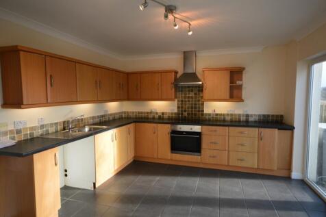 Kitchen / Dining Roo