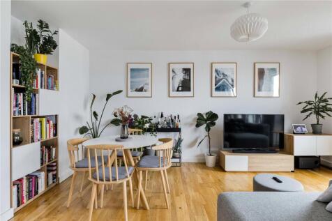 Biggs Square E9