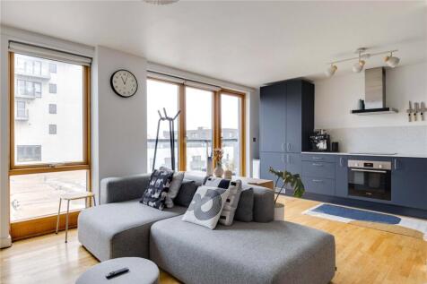 Biggs Square E9