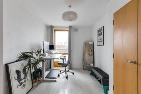 Biggs Square E9