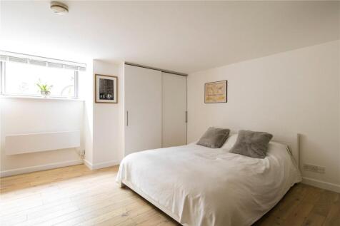 Keeling House, E2
