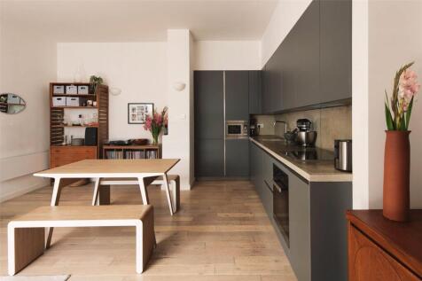Keeling House, E2