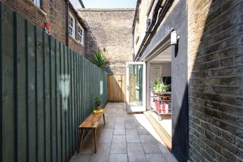 Vallance Road E2