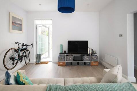 Vallance Road E2