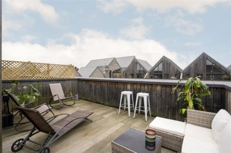 Tryon Crescent, E9
