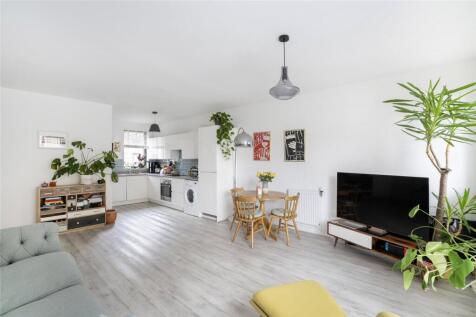 Tryon Crescent, E9