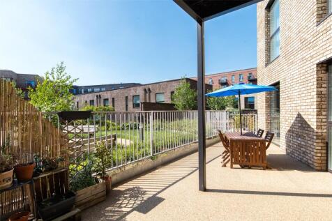 Studio House E20