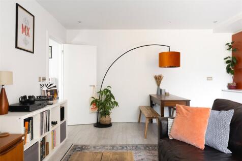 Studio House E20