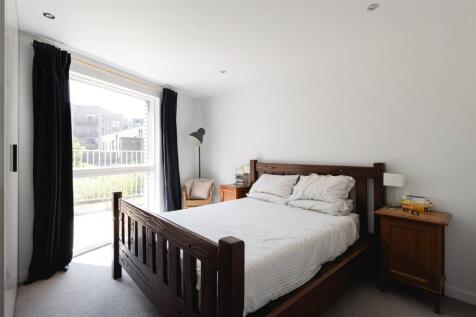 Studio House E20