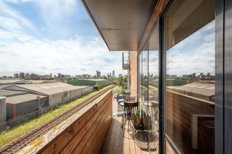 Hoey Court, E3