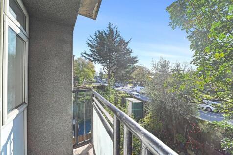 Solander Gardens, E1