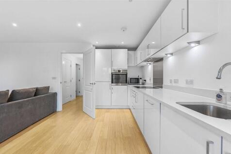 Atkins Square E8