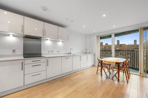 Atkins Square E8