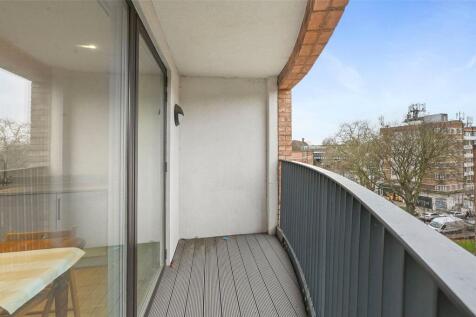 Atkins Square E8