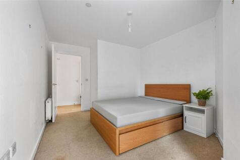 Atkins Square E8