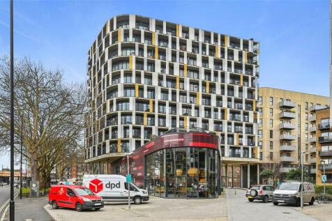Atkins Square E8