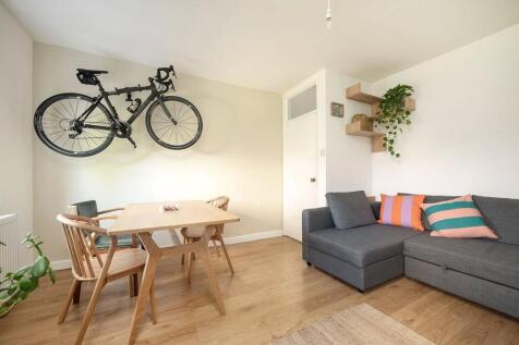 Newcombe House E5