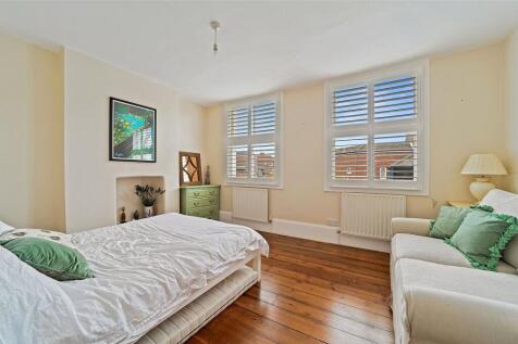 Brougham Road E8