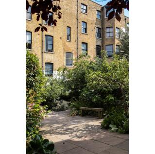 Lion Mills, E2