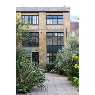 Lion Mills, E2