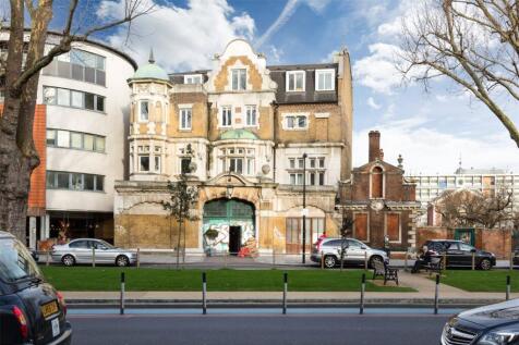 Albion Court E1