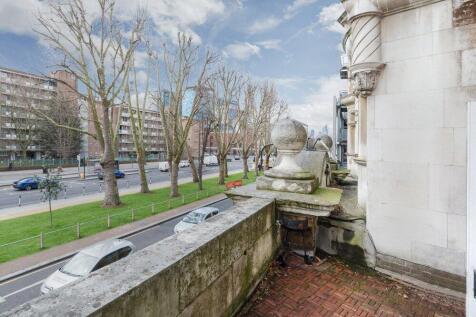 Albion Court E1