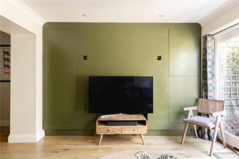 Navarino Road E8