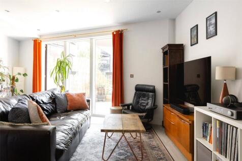 Studio House E20