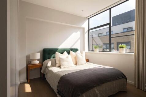 Long Street, E2