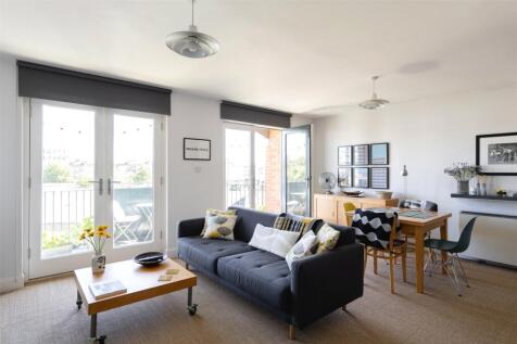 Kempton Court, E1