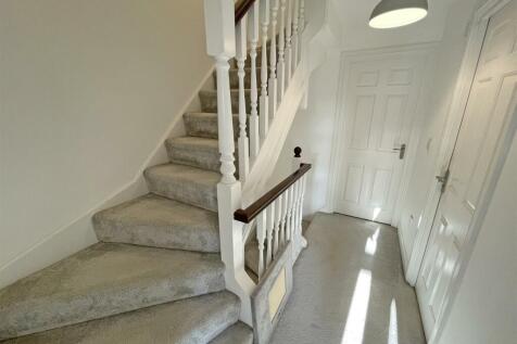 Temeraire Road 16 - Landing.jpg