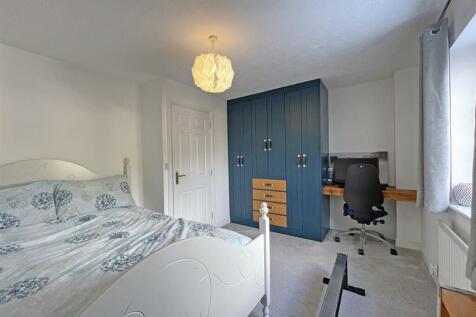 Temeraire Road 16 - Bed 2.jpg