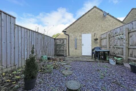 Temeraire Road 16 - Garden.jpg