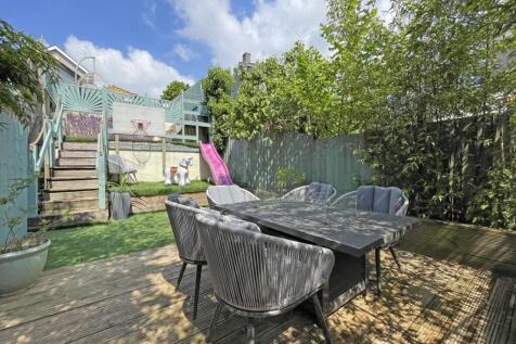 Hollow Hayes 1 - Garden 4.jpg