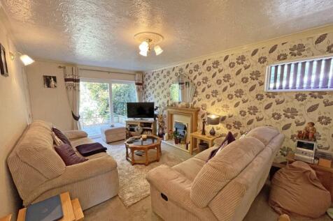 Beaumaris Road 113 Lounge 1.jpg
