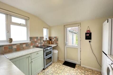 Bowden Park Road 47 Kitchen.jpg