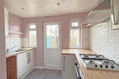 Maristow Avenue 46 - Kitchen New.jpg