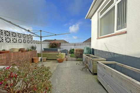 Kingswear Crescent 8 - Garden 1.jpg